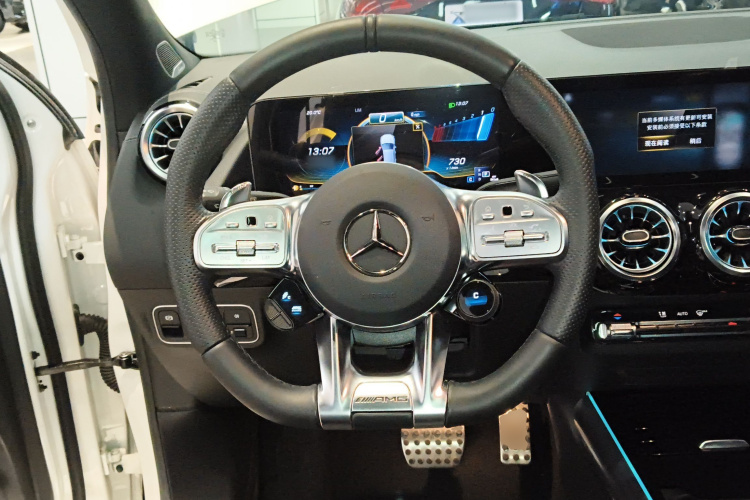 Mercedes-Benz GLA AMG 2023 #15 Mercedes-Benz GLA AMG 2023 image de voiture #15