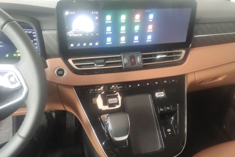 HongQi HQ9 PHEV 2026 #15 HongQi HQ9 PHEV 2026 car image #15