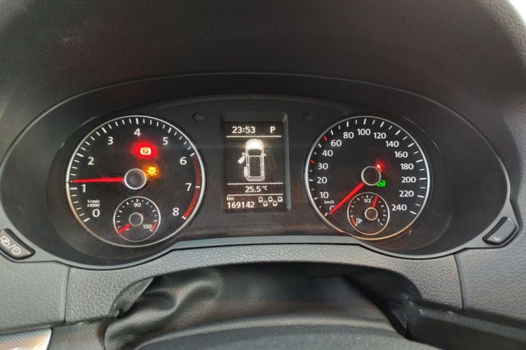 Volkswagen Sharan 2014 car image #15