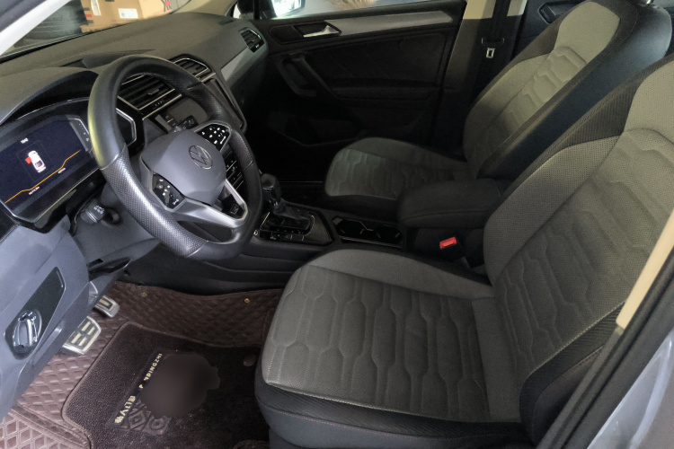 Volkswagen Tiguan X 2021 immagine di auto #15