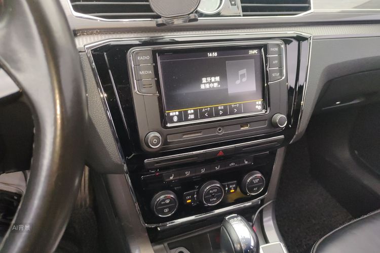 Volkswagen Passat 2017 car image #15