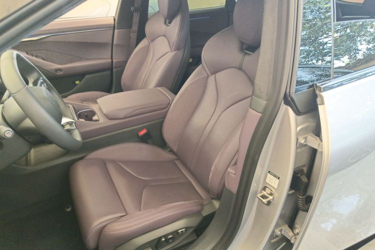 Xpeng P7 2025 imagen de coche #15