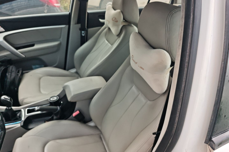 GEELY Emgrand 2016 car image #15