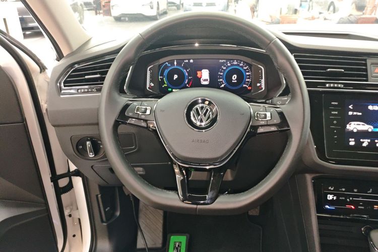 Volkswagen Tiguan L New Energy 2020 imagen de coche #15
