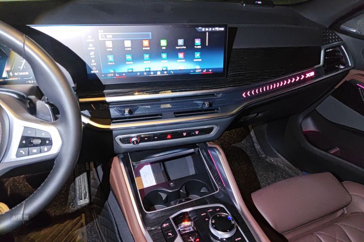 BMW X6 2024 car image #15