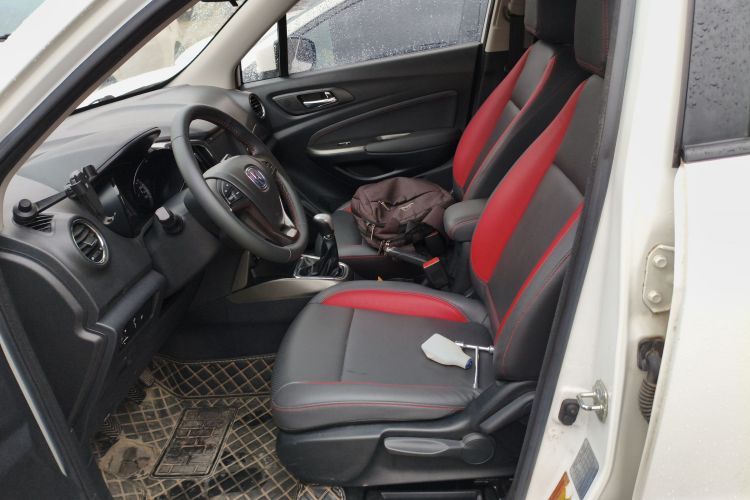 Changan CS15 2018 صورة سيارة #15