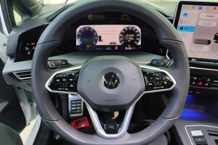 Volkswagen Golf 2024 car image #15