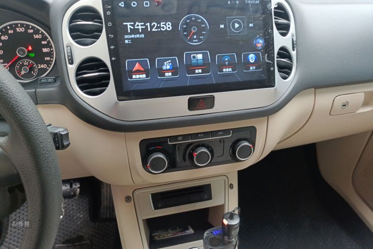 Volkswagen Tiguan 2015 car image #15