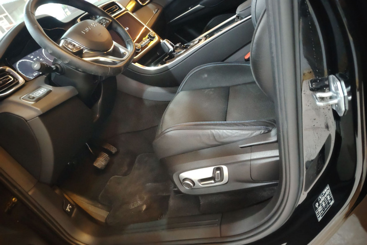 Lynk & Co 01 EM-P 2018 car image #15