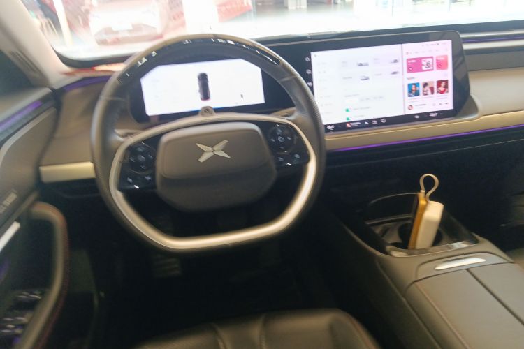 Xpeng P7 2021 صورة سيارة #15