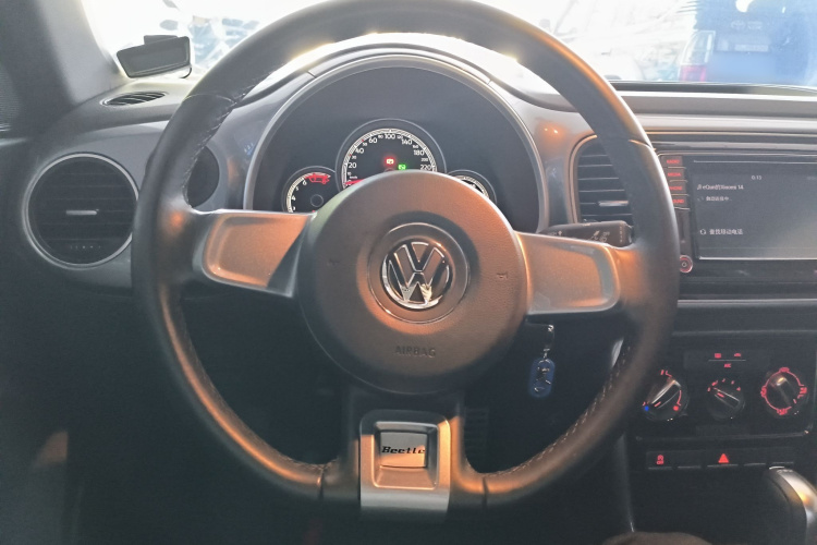 Volkswagen Beetle 2018 immagine di auto #15