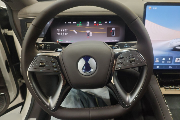 Denza Z9 2024 imagem de carro #15