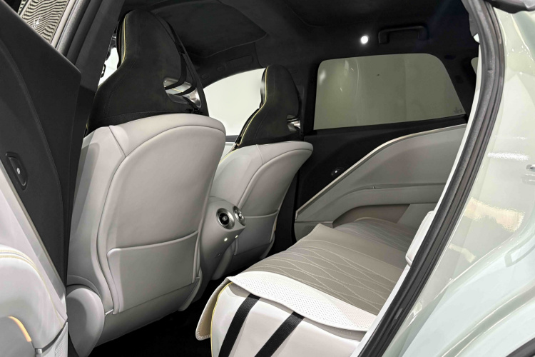 Avatr 11 2023 car image #15