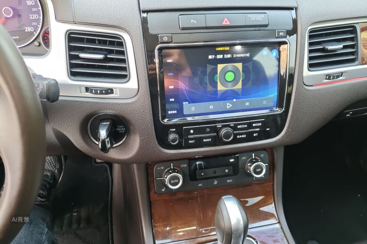 Volkswagen Touareg 2015 car image #15