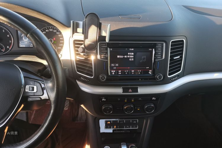 Volkswagen Sharan 2019 car image #15