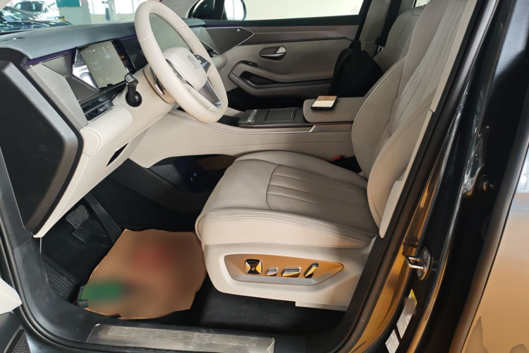 BYD Tang L 2025 immagine di auto #15