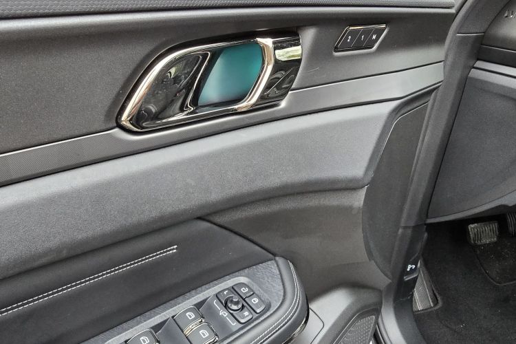 Lynk & Co 01 EM-P 2022 car image #15