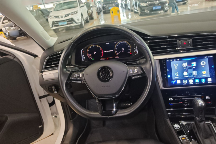 Volkswagen Lamando 2021 car image #15