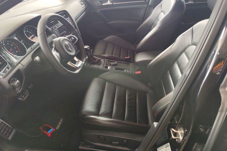 Volkswagen GolfGTI 2017 immagine di auto #15