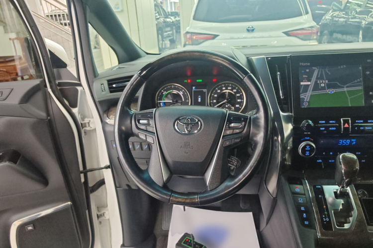 Toyota Alphard 2022 car image #15