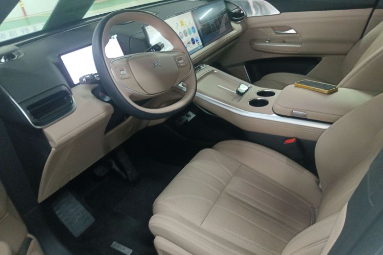 Xpeng G9 2025 car image #15