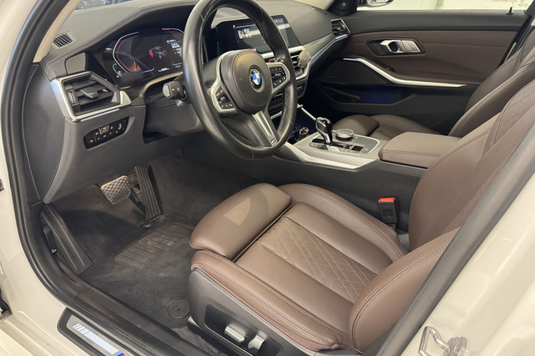 BMW 3 Series 2022 car image #15