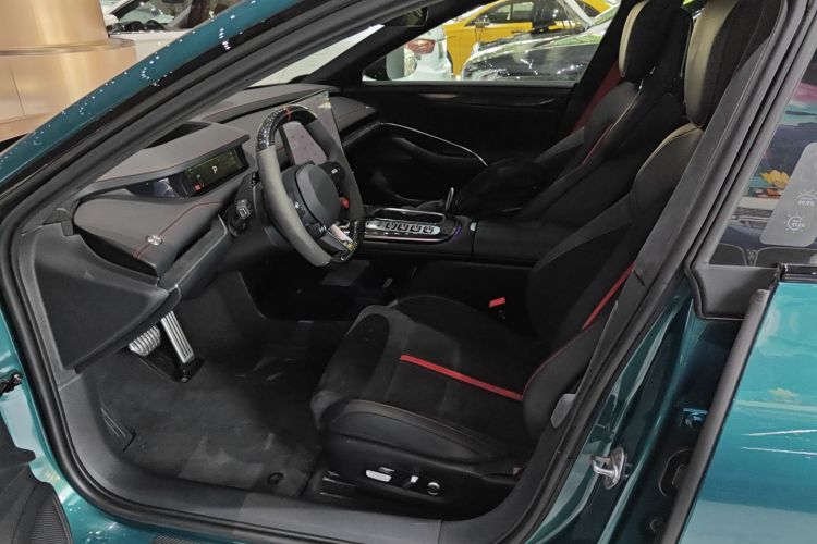 MI SU7 Ultra 2025 car image #15