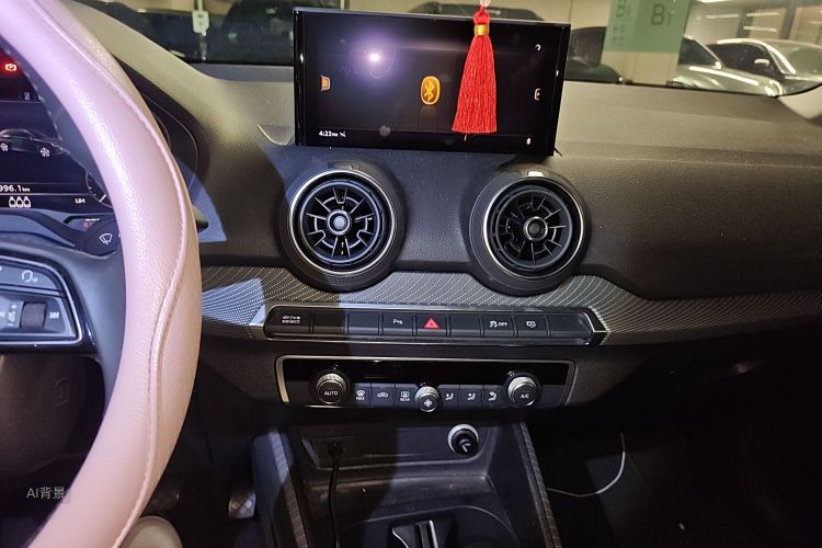 Q2L e-tron 2021 car image #15