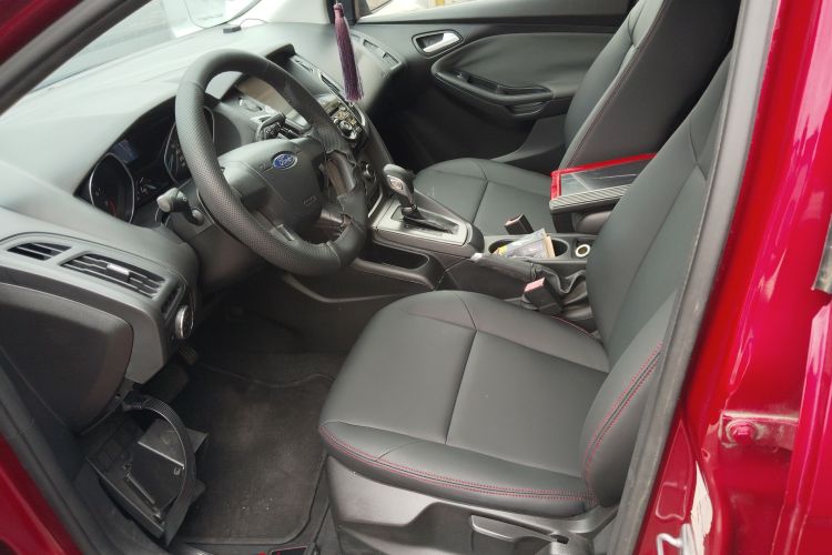 Ford Focus 2014 car image #15