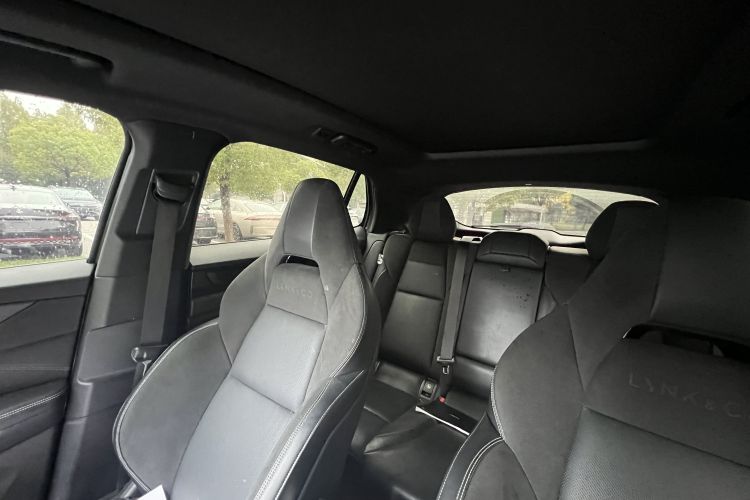 Lynk & Co 01 EM-P 2022 car image #15