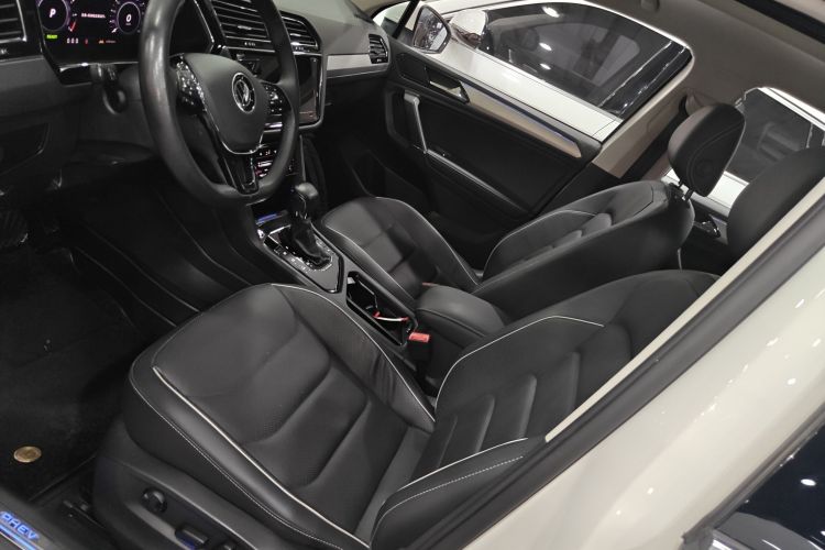 Volkswagen Tiguan L New Energy 2021 immagine di auto #15