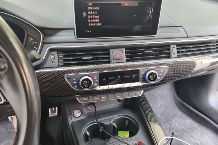 Audi S4 2019 imagem de carro #15