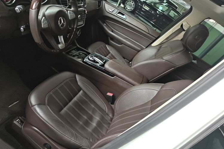 Mercedes-Benz GLE Class 2016 car image #15