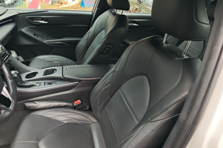 Toyota Avalon 2019 car image #15