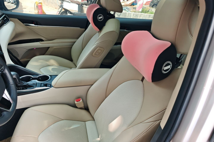 Toyota Camry 2023 immagine di auto #15