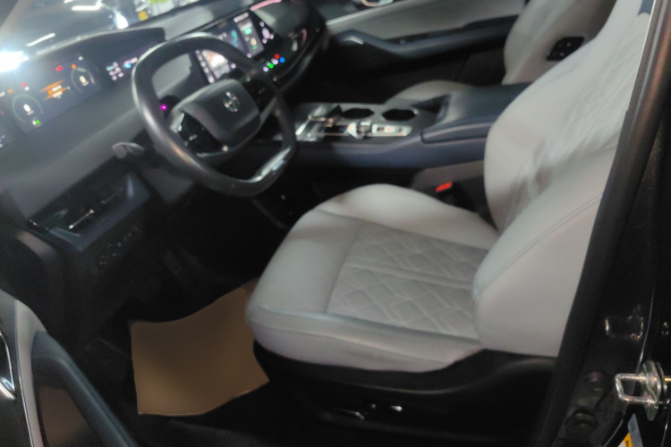 Changan UNI-K iDD 2022 car image #15