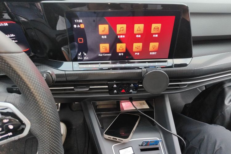 Volkswagen GolfGTI 2021 immagine di auto #15