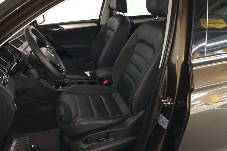 Volkswagen Tiguan L 2018 #15 Volkswagen Tiguan L 2018 car image #15