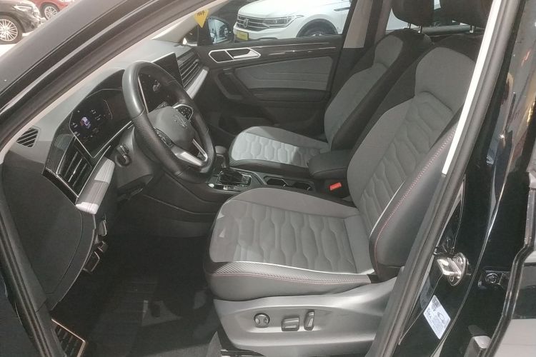 Volkswagen Tiguan X 2022 immagine di auto #15