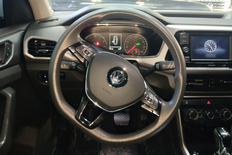 Volkswagen T-Cross 2020 car image #15
