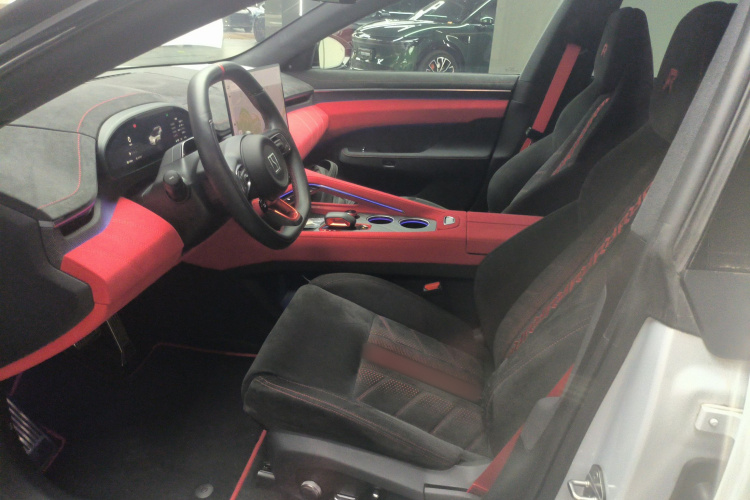 极氪 极氪001 FR 2024 汽车图片 #15