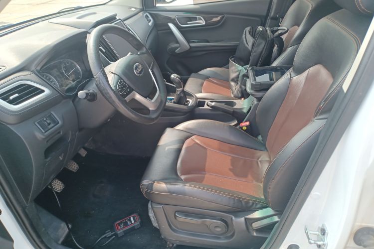 SWM X7 2020 car image #15