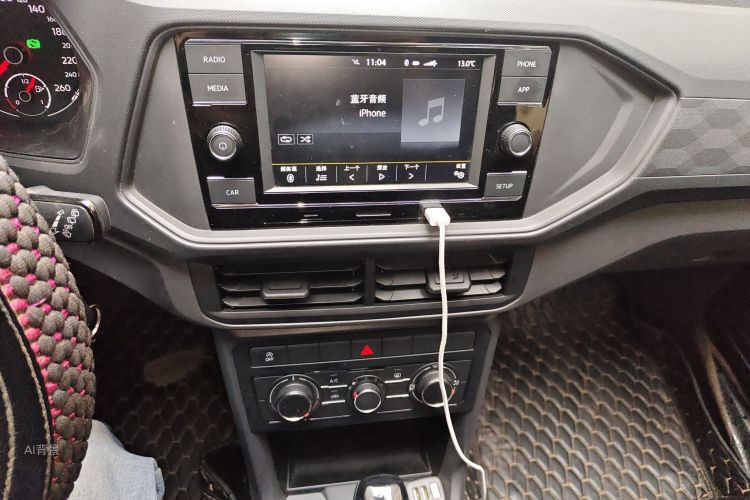 Volkswagen T-Cross 2020 car image #15