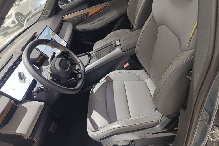 Lynk & Co 08 EM-P 2025 #15 Lynk & Co 08 EM-P 2025 car image #15