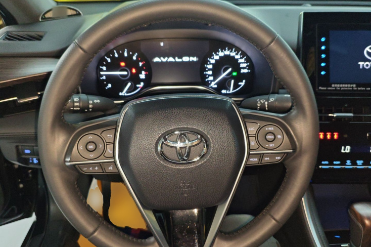 Toyota Avalon 2023 car image #15