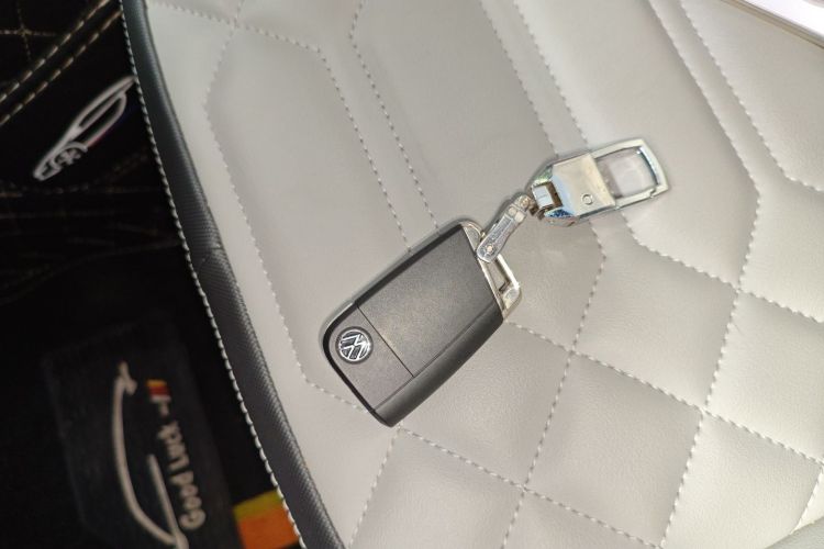 Volkswagen Tayron 2023 immagine di auto #15