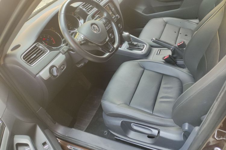 Volkswagen Sagitar 2018 صورة سيارة #15