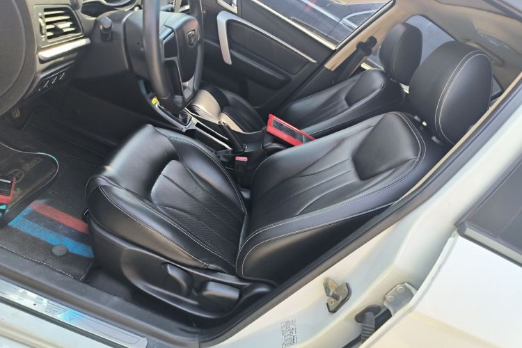 Emgrand 2017 car image #15