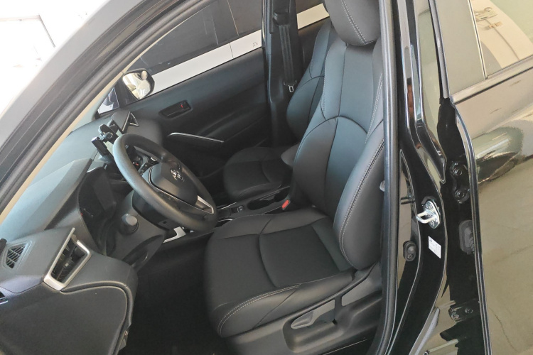 Toyota Frontlander 2023 car image #15