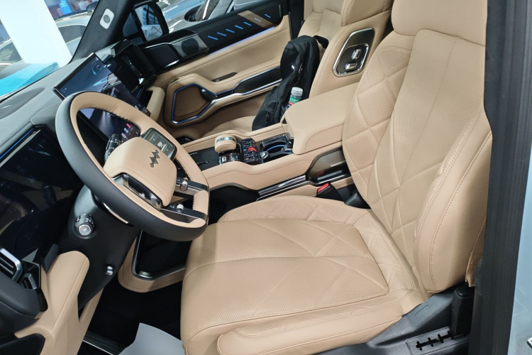 FangChengBao Leopard 8 2025 car image #15